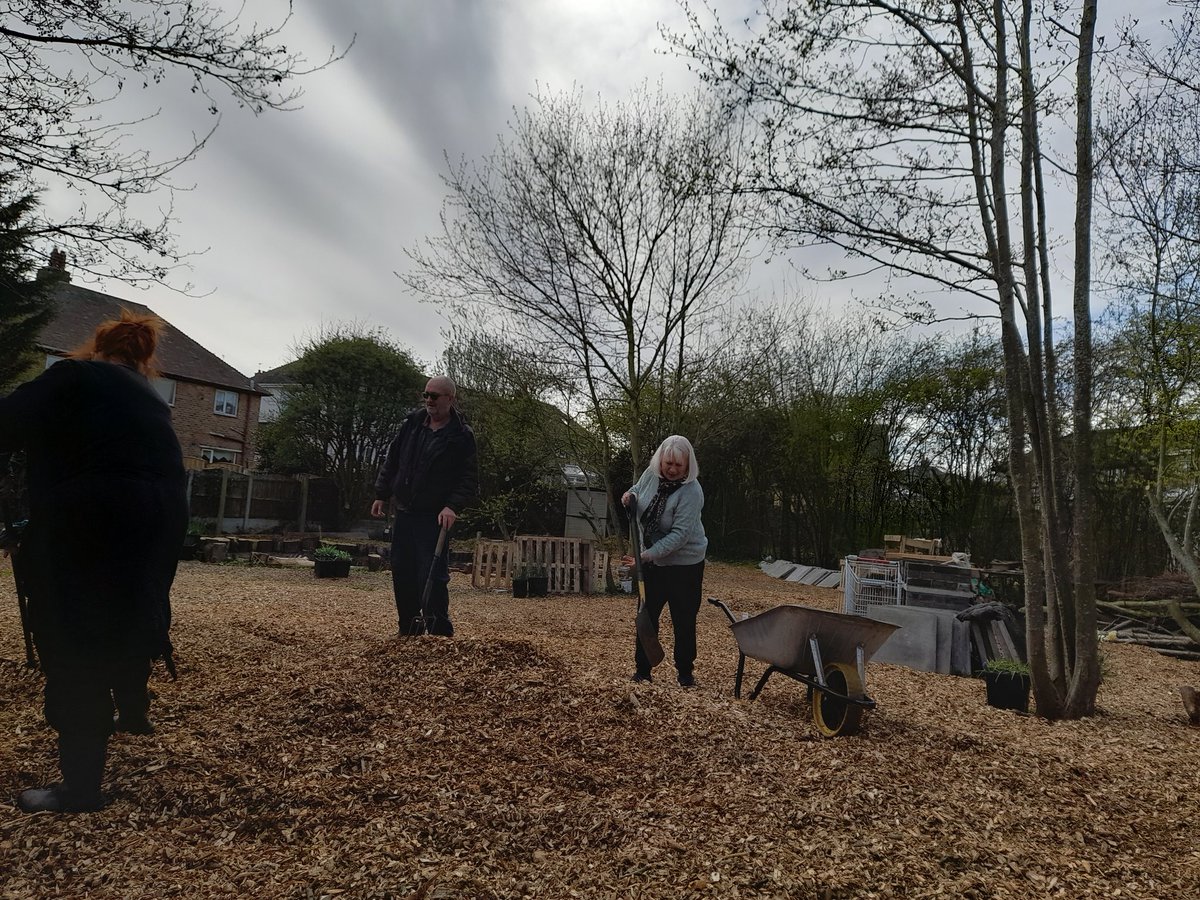 FriendsDrive's tweet image. Another approximate 20 tons of wood chippings spread today. Thank you Rapid Tree Care and all of our Volunteers.