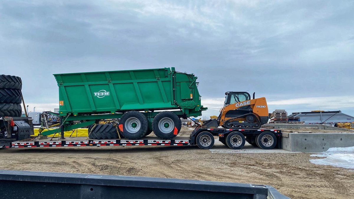 Mar_Hydroseed's tweet photo. Just arrived! And all the way from Manitoba. A new addition to our growing capacity of landscape equipment. We sure do like our Case machines! Have a safe and enjoyable weekend.
#hydroseedingcertified #hydroseedingcontractor #hydroseedingpro #hydroseedingspecialists #hydroseed https://t.co/FmQW2WeFCK