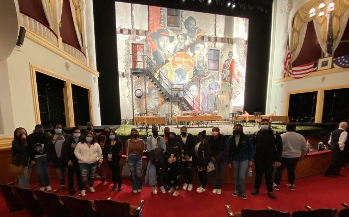 JulianHipkins's tweet photo. Students in @RooseveltHSDC’s @NAFCareerAcads academies saw the amazing musical “Grace” today at @fordstheatre! #FordsGrace #GraceTheMusical https://t.co/LZpJ6UitV2