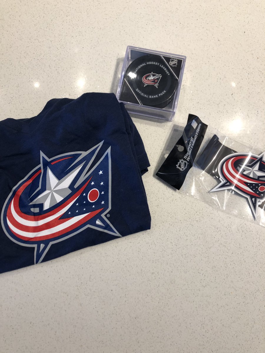 iamlenajane's tweet photo. Happy mail day ๐ Thanks bestie ๐โค๏ธ #gobluejackets https://t.co/6OuPTKyYog