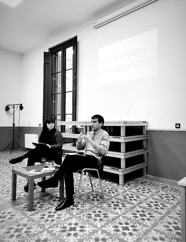 MarxismCriticPN's tweet photo. Ahir ens vam trobar a la @FlordeMaig amb la @filmopoblenou per parlar de Pier Paolo Pasolini (1922-1975).

El marxista italià ens dona eines per combatre i qüestionar l’homogeneïtzacio fruit del neocapitalisme. https://t.co/MIoefMubX0