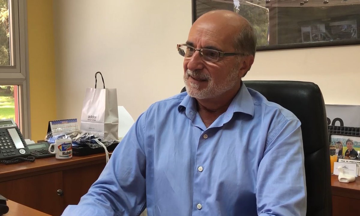 NDPRadio's tweet photo. #AHORA #NubeDePalabras
"El utilero se agarraba la cabeza porque Bilardo se pudo a hacerle agujeros a las camisetas así que salimos a buscar por el DF" Rubén Moschella, Director del Complejo Deportivo de Ezeiza de la @afa 

Con @cdmanzoni y @diegosehinkman en @fmmilenium https://t.co/IZbn13vMIP