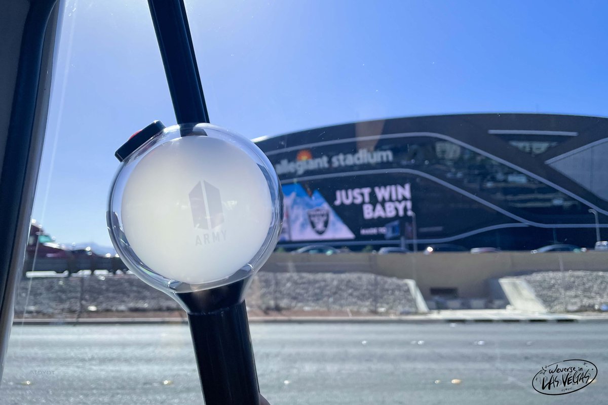 inna120304's tweet photo. cheers for your concert and be careful not to get hurt💜💪
#BTS
#PTD_ON_STAGE_LV
#fightingBts
#BTSARMY https://t.co/I7DPw0rXtS