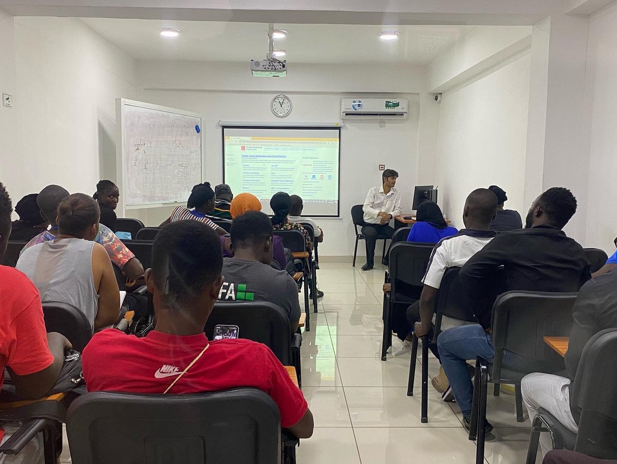 codesl_it's tweet image. “The perfect school environment does not exi…”

*College of Digital Excellence has entered the chat. 

We pride ourselves in providing a conducive environment as it is one of the keys to ensuring the students pay attention.

#CodeSL #tech #education