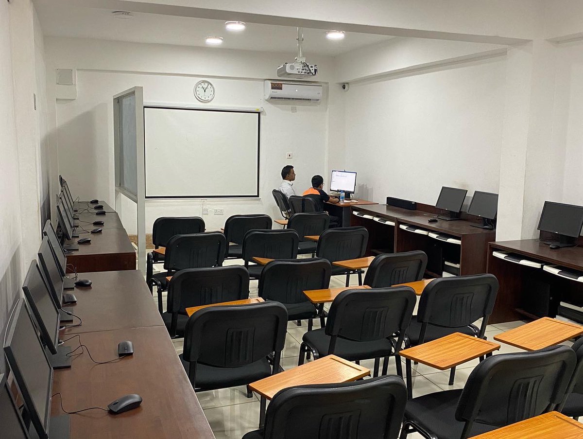 codesl_it's tweet image. “The perfect school environment does not exi…”

*College of Digital Excellence has entered the chat. 

We pride ourselves in providing a conducive environment as it is one of the keys to ensuring the students pay attention.

#CodeSL #tech #education