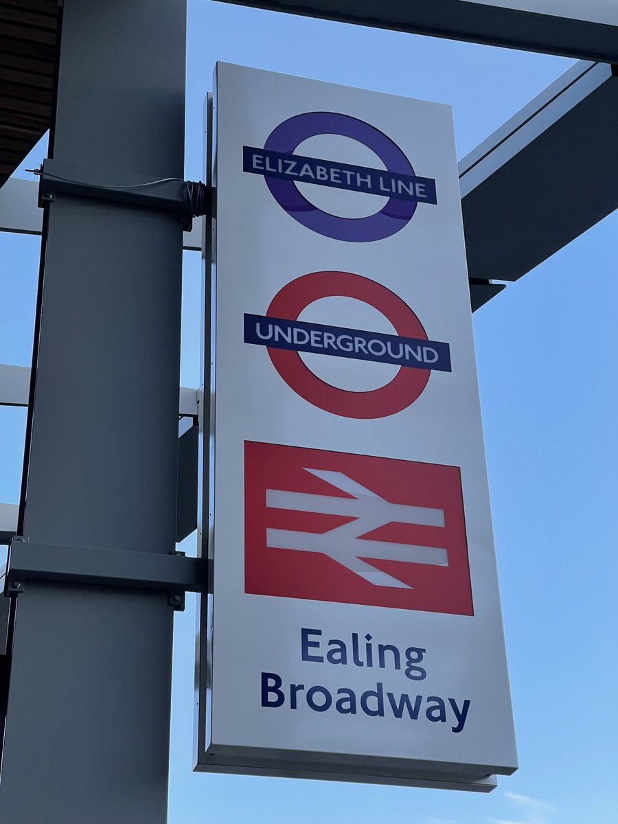ElizabethLine's tweet image. 👀