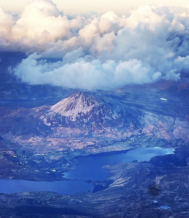 LAVEESHA_'s tweet photo. Like a painting 🖼 

My view of Errigal on the DUB-CFN flight 

#donegal #hillsofDonegal https://t.co/80kptq6yUb