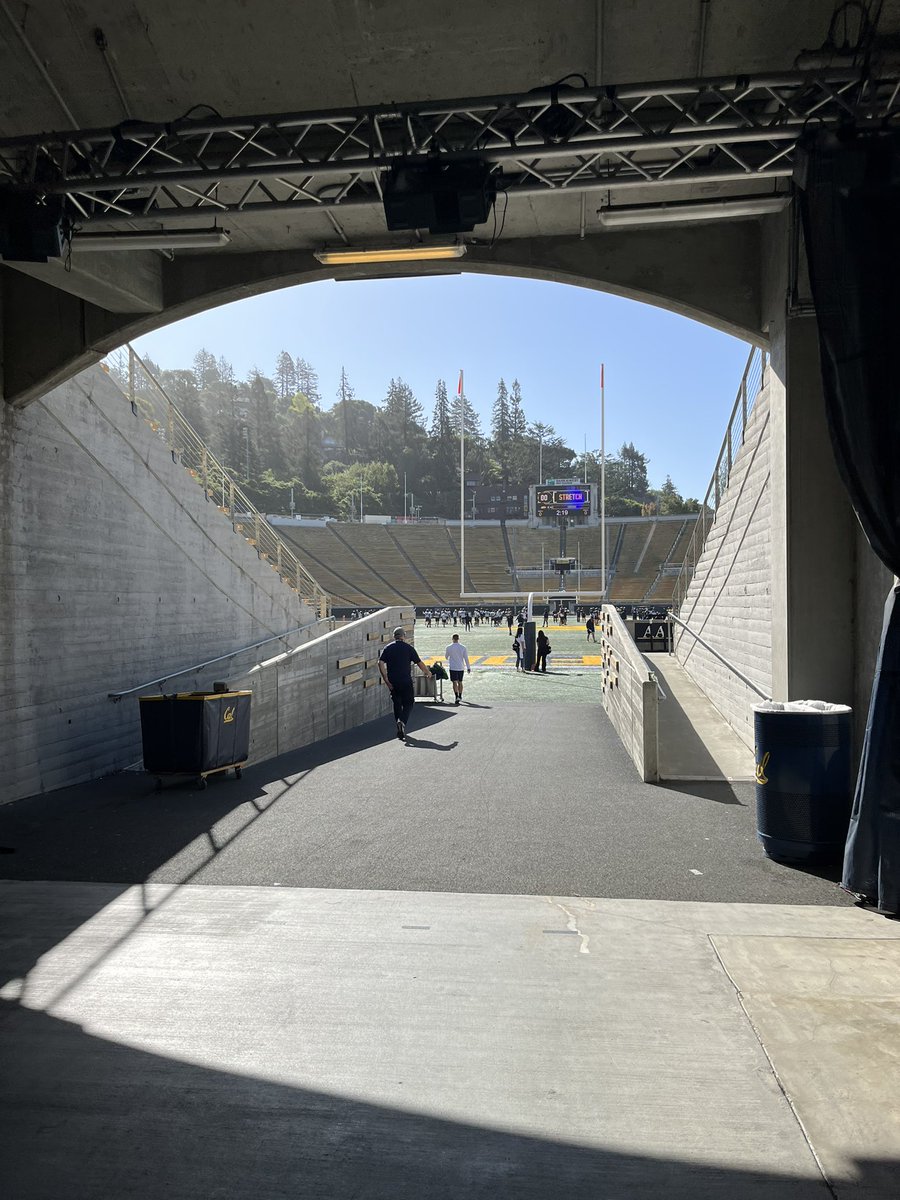 MylesReber's tweet photo. Spring ball!@CalFootball https://t.co/UfAVMsNT53