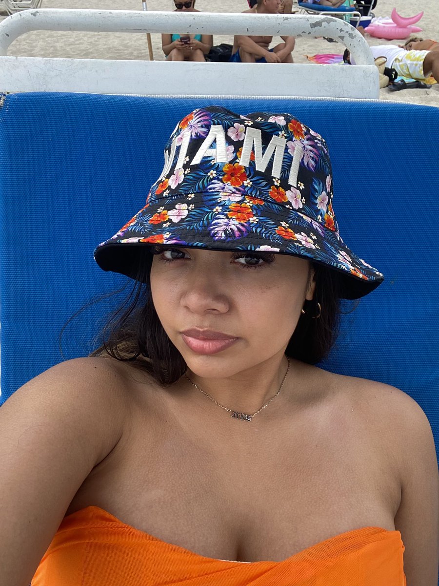 Briyonce_21's tweet photo. Mini photo dump of my fav pictures from my birthday vacation #Bahamas #Miami 🥳🛳🇧🇸🏝🍹 https://t.co/rTinZdTPfZ