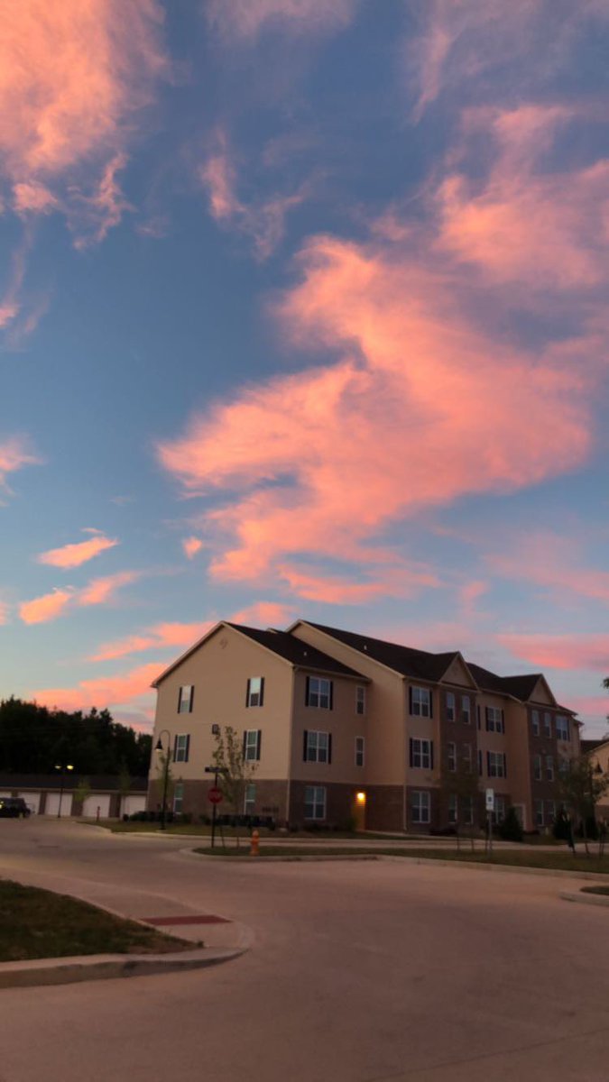 fix_maddie's tweet photo. @jesswho82 Not my best but I’m pretty sure that’s the same apartment complex I lived in a few years ago 😂 https://t.co/Rm2LEtWAHS