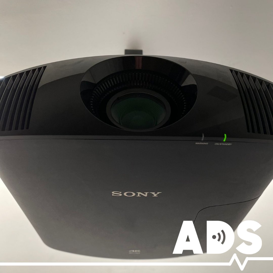 ads_smart_home's tweet photo. Last month's projector and screen installation 🤩

Our client wanted to enjoy a big screen experience at home 🏡📽️

_____

#projectorinstallation #audiovisualservices #smarthomeliving #smarthomeautomation  #homeupgrades #hometech #projectors  #stalbansmums #homecinema #smarthome https://t.co/rfxh4B9VLw