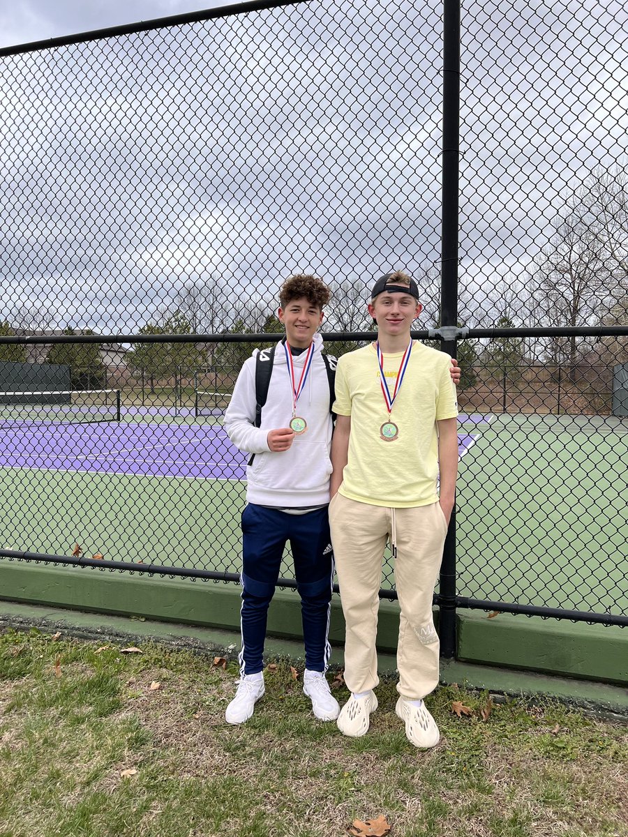 Congrats to Joseph Graham and Adam Badr for finishing in 3rd place in #1 doubles at today’s Thomas Jefferson Invitational!