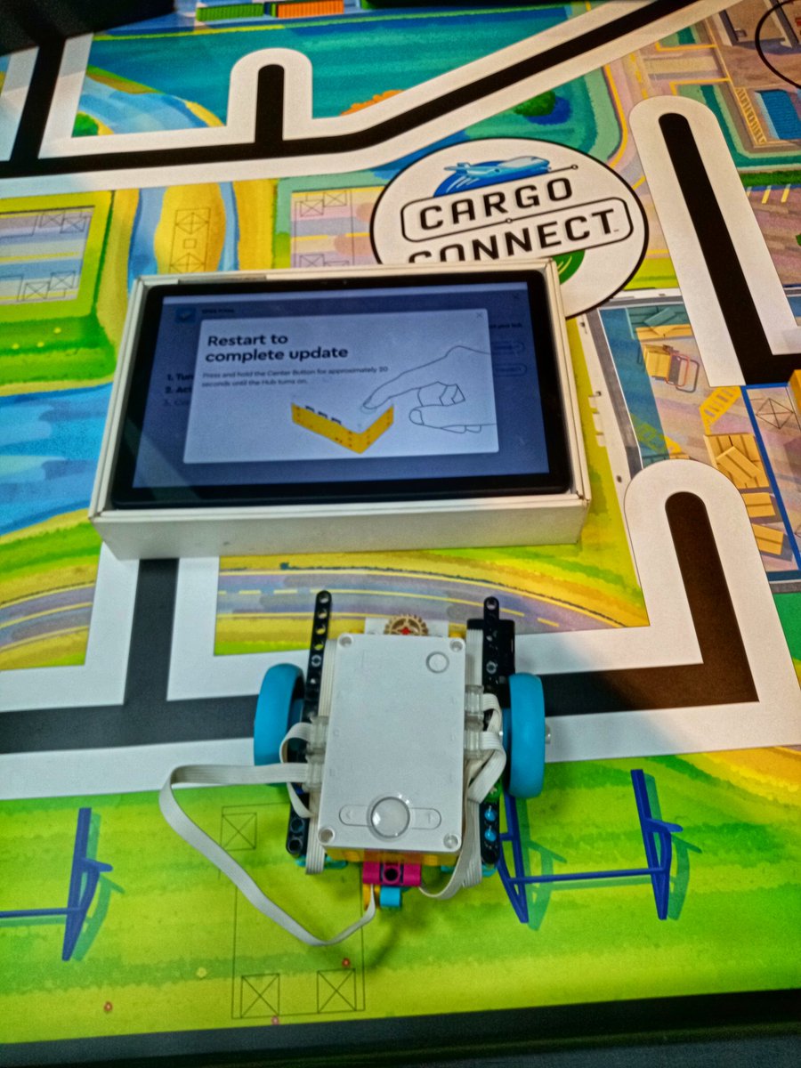 KyaBatjha's tweet photo. The great Nelson Mandela once said "Education is the most powerful weapon which you can use to change the world"

KYB_Robotics🤖 is all about that change. Ungasali nawe, join us today🎉🎉
#LegoEducation #KYBRobotics #ENCC #spikeprimelego https://t.co/wK8BHK8uWZ