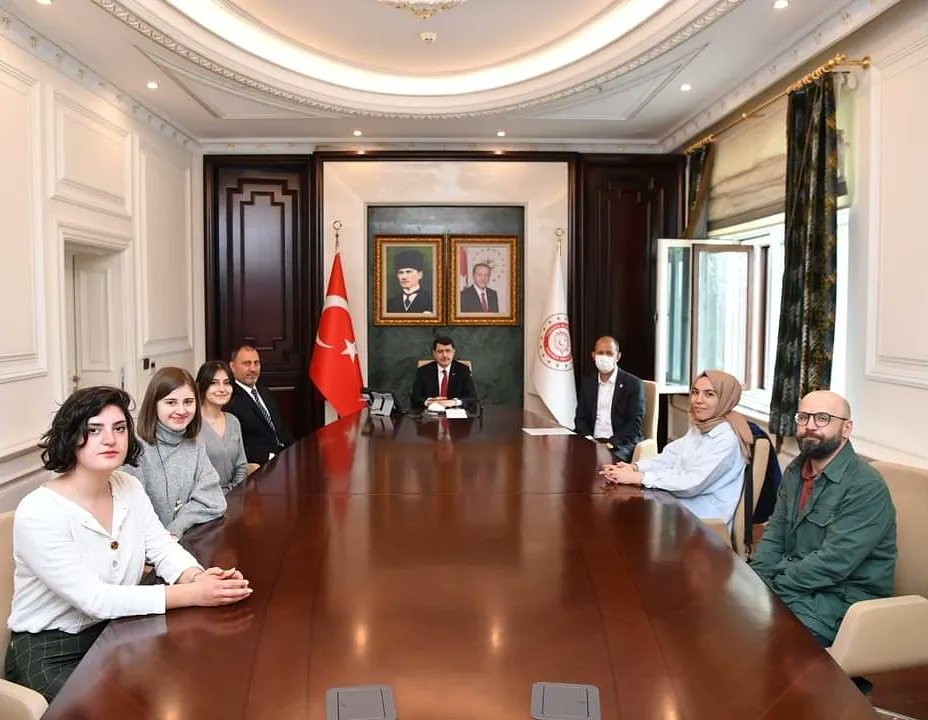 RomHakDer's tweet photo. Dünya Romanlar Günü nedeniyle Ankara Valisi Sn. Vasip Şahin'i makamında ziyaret ettik. Romanların sorunlarından ve Hayal Ev Projesinden bahsettik.
@AnkaraValiligi https://t.co/rYR2UlAGrd