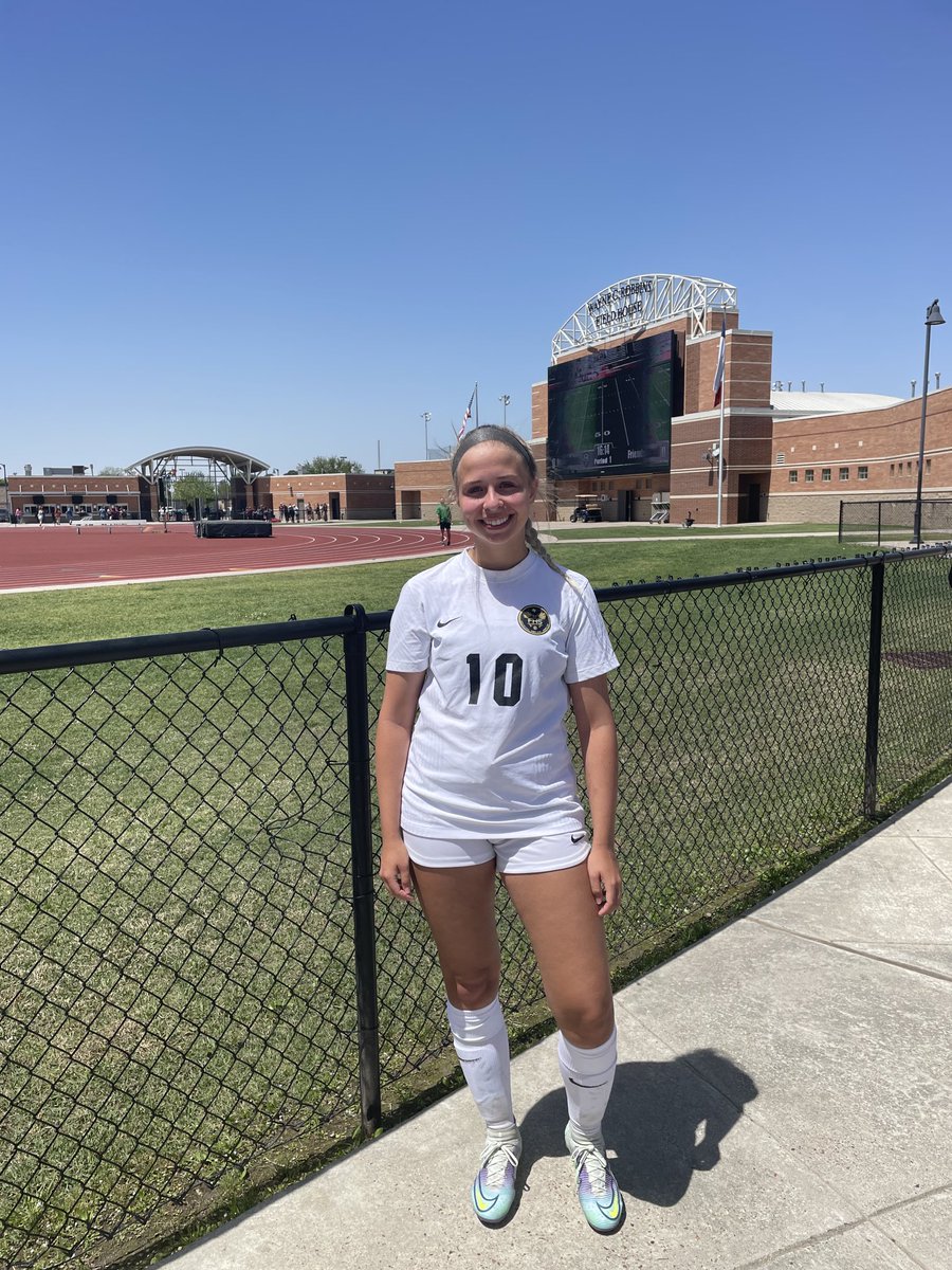 kemot05's tweet photo. ⁦@angelica_bochus⁩ put on her ⁦@FosterSoccer⁩ uniform that she’s been wearing with pride over last 4 yrs for the last time,😢, Thank you Coach Wilmot, all her teammates and ⚽️ parents, as one soccer chapter ends new one will begin soon ⁦⁦@nsuwolves_sc⁩ 🐺 https://t.co/M9dbgXHTQ4