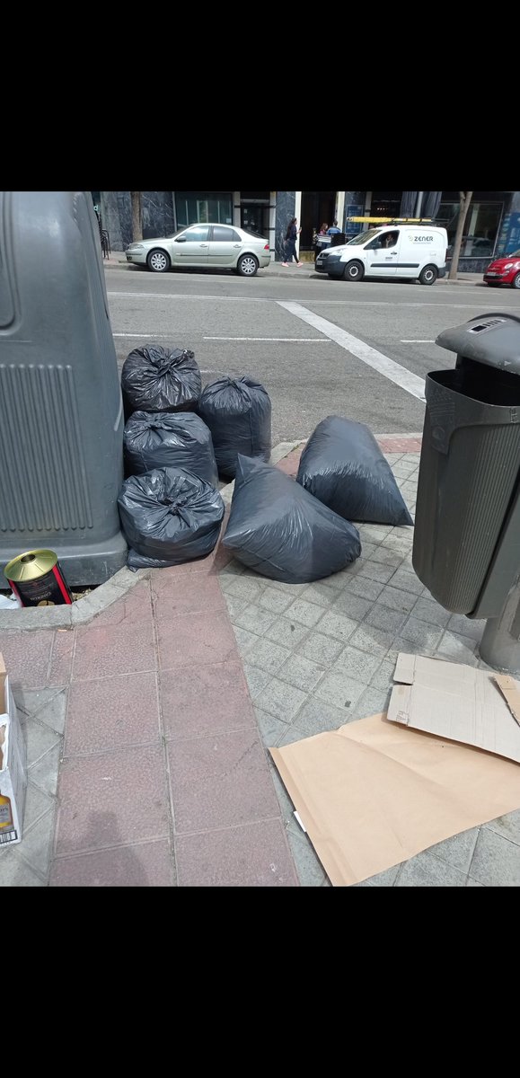 Inma761's tweet image. Se les pidió verificación firmas, anular votos si no verificaban firma,q no mezclaran esos votos por si habia anulación del voto por correo, q no destruyeran los votos...
No reflejaron en el acta nuestras peticiones por eso no firmamos.
Tenían prisa en destruir.
#PucherazoCODEM