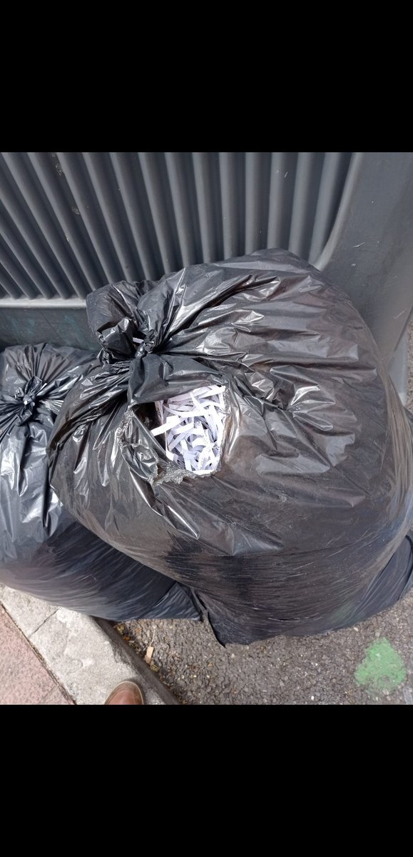 Inma761's tweet image. Se les pidió verificación firmas, anular votos si no verificaban firma,q no mezclaran esos votos por si habia anulación del voto por correo, q no destruyeran los votos...
No reflejaron en el acta nuestras peticiones por eso no firmamos.
Tenían prisa en destruir.
#PucherazoCODEM