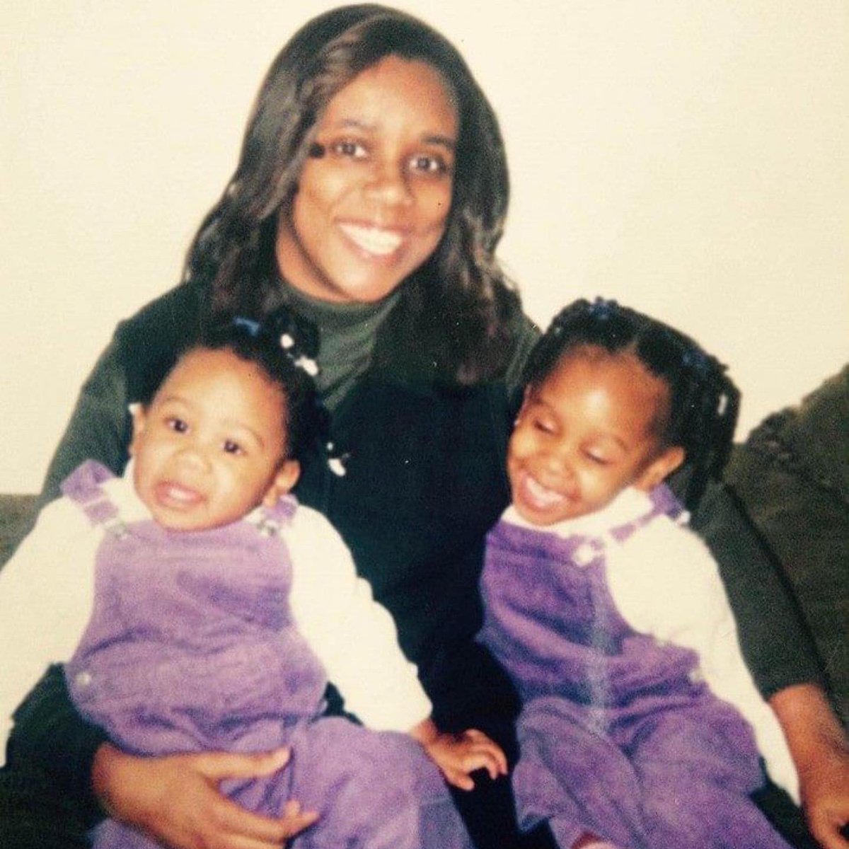 onlykyiaaa's tweet photo. March 30th is when you left us but today is when we said our goodbyes …

you can finally take your rest , i got it from here 🤞🏽🤍 love you forever ma https://t.co/674U9EJ60X