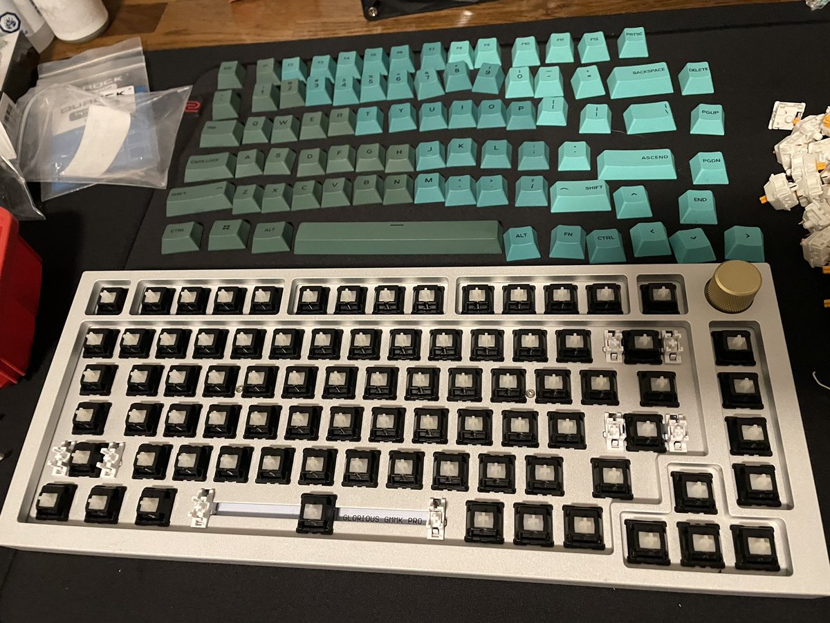 RobotoCompany's tweet photo. GMMK Pro I built for @KoreyMarkovic awhile back getting a switch swap to lubed POM Durocks. We love a good linear switch around here. https://t.co/l4c9cFzxbU