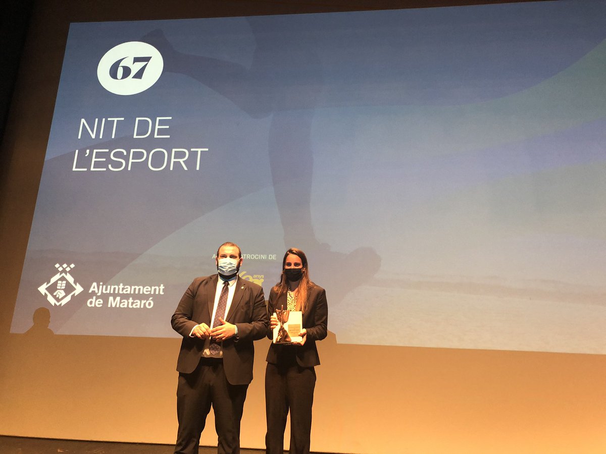 Esports Mataró (@esportmataro) on Twitter photo El premi més esperat de la #NitEsport l’entrega l’alcalde <a href="/DBotePaz/">David Bote Paz</a> i és per <a href="/AnniESpar_/">Anni Espar</a>, nomenada 2a millor jugadora d’Europa del 2021, medalla de plata olímpica amb la selecció espanyola de waterpolo i escollida en l’equip ideal dels Jocs Olímpics de Tòquio El premi més esperat de la #NitEsport l’entrega l’alcalde <a href="/DBotePaz/">David Bote Paz</a> i és per <a href="/AnniESpar_/">Anni Espar</a>, nomenada 2a millor jugadora d’Europa del 2021, medalla de plata olímpica amb la selecció espanyola de waterpolo i escollida en l’equip ideal dels Jocs Olímpics de Tòquio