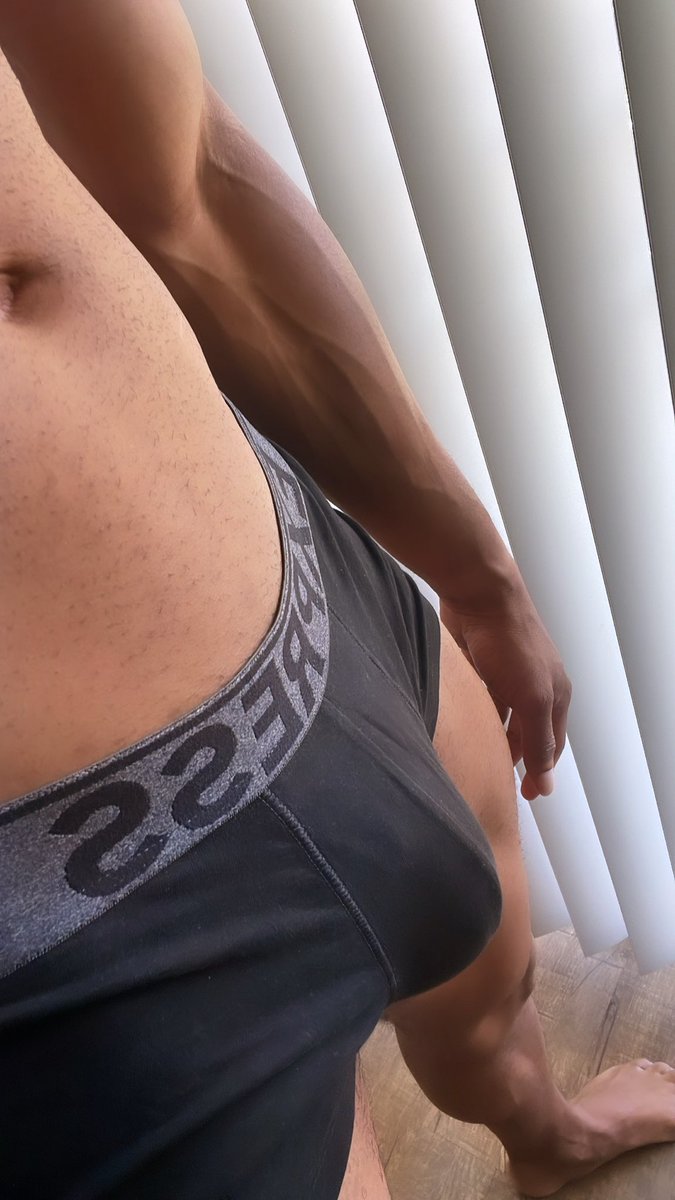 Dom_MasterJake's tweet photo. Who wants to be a good little piggy and come inhale my scent? 😈 #Alpha #CashMaster #ComeSniff #Paypigs https://t.co/1tLeCpixFs
