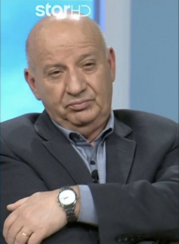 to_elenico's tweet photo. Οι Twitterαδες που περιμενουμε αποψε να δουμε τον Μάνο #fosstotounel https://t.co/KQARjle7VF