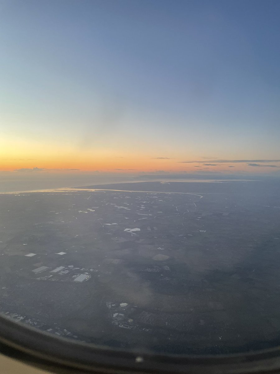 r_green24's tweet image. Buzzing after my flight back from #CWW2022. Followed Shelduck mig route from Wadden Sea -&amp;gt; @WWTMartinMere. Saw moult sites @ both ends &amp;amp; the wind farms that are working hard to offset my carbon miles. Birds eye view will help me interpret my results though! #phdlife @_BTO @SEG_UL