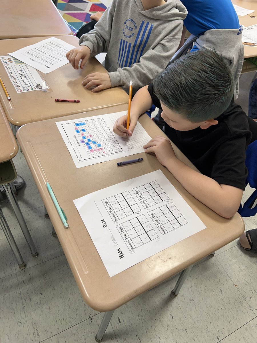 brandon_chall's tweet photo. Math scavenger hunts and collaborative games were on tap for a #FunFriday at #ps56! 💙💚@SIBOD31 @DrMarionWilson @CChavezD31 @DrDeniseDAnna #elevateD31 https://t.co/kXa5YcD6oa