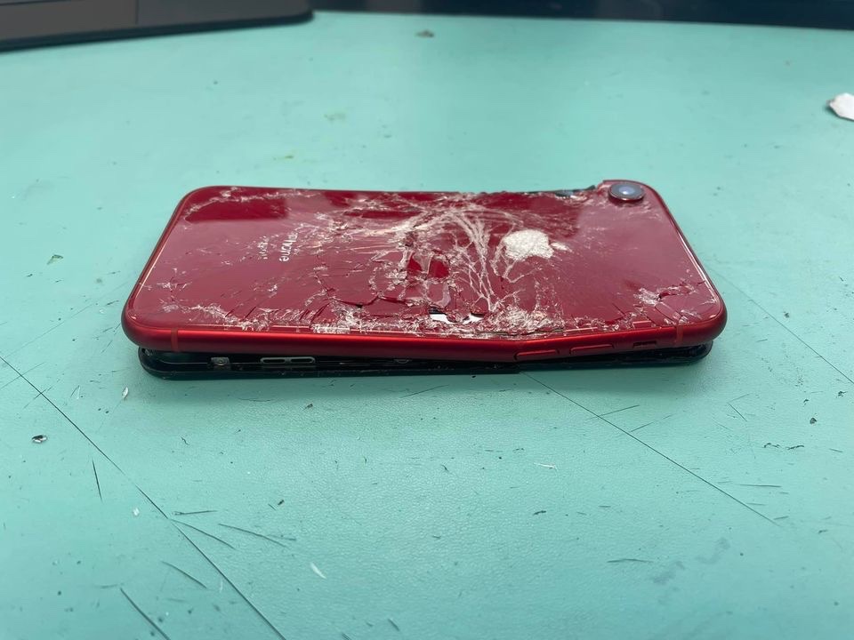 FruitFixed's tweet photo. ๐ฒ ๐ฅ Check out this before and after! If you think itโs beyond repair โ chances are itโs not. Choose Fruit Fixed for a truly professional repair!
#FruitFixed #DeviceSales #ShortPump #Midlothian #Chesterfield #ColonialHeights #Carytown #CarytownRVA #RVA #TechRepair https://t.co/qpeJx0hJ1y