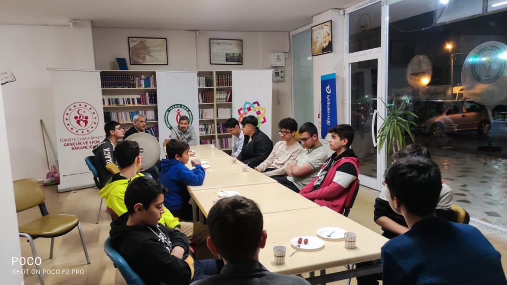 Kitap kahvemizde 6. İftarımızda liseli öğrencilerimiz ile beraberdik.
<a href="/der_sanl/">Şanlıurfa İnsan-Der</a> 
<a href="/GSB_Sanliurfa/">Şanlıurfa Gençlik ve Spor İl Müdürlüğü</a> 
<a href="/SanliurfaGm/">Şanlıurfa Gençlik Merkezi</a> 
<a href="/gencliksporbak/">Gençlik ve Spor Bakanlığı 🇹🇷</a> 
<a href="/IyilikderSanl/">Şanlıurfa İyilikderneği</a> 
<a href="/iyilikdernegi/">İyilik Derneği</a> 
<a href="/kasapoglu/">Dr. Mehmet Kasapoğlu</a>