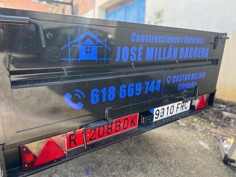 Axiomaprinter's tweet photo. R O T U L A C I Ó N  D E  V E H Í C U L O S

👥 Axioma Servicios Publicitarios
🐤 @Axiomaprinter 
📸 @axiomaprintco
📱 +34 618 315 668 / +34 657 812 269
🌐 https://t.co/oRnxMinl49 https://t.co/p6eYuL2OWh