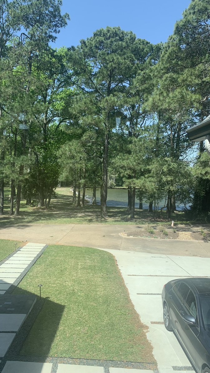 TheRoyerCo's tweet photo. Blue skies. Cool breeze. Crashing waves. The weekend. Living the lake life. #Montgomery #Texas https://t.co/c7djeMCUpR