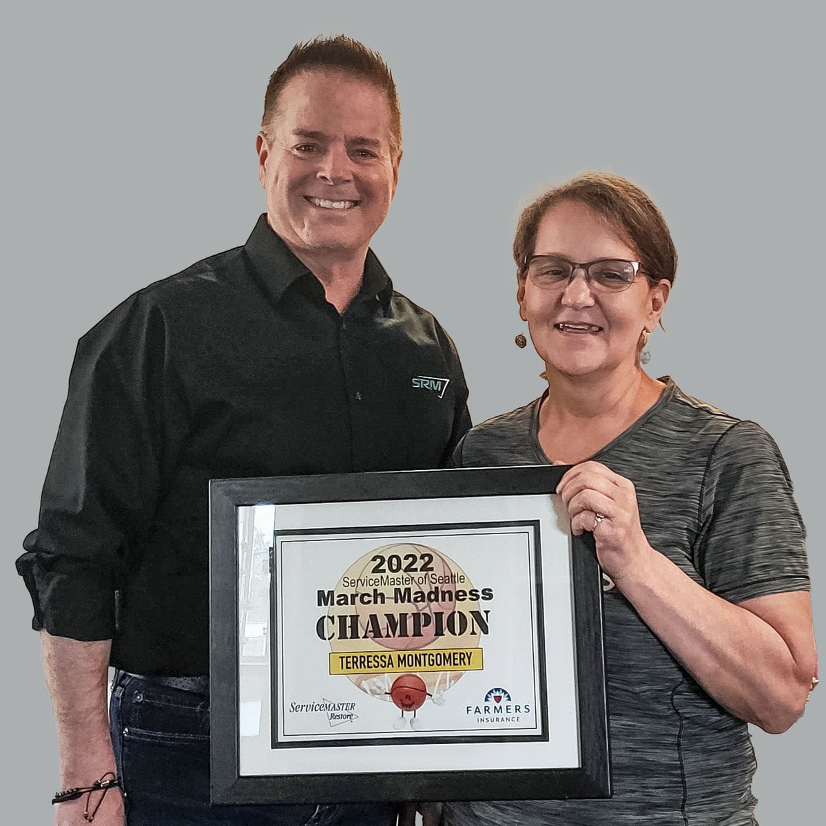 SM_of_Seattle's tweet photo. It is ALWAYS a great day and fun to award our March Madness Tournament overall winner. Our 2022 Champion is Terressa Montgomery! Took time to sit and visit with her today. She is really a kick and truly knowledgeable and insightful. She does the Farmers brand proud. And we are https://t.co/76iiRqSK2R