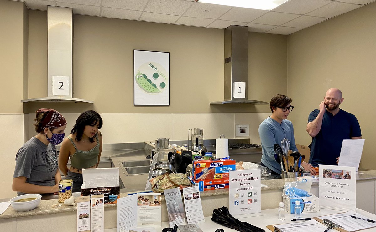 TXSTGradCollege's tweet photo. Learning some new cooking skills today at High Five Happy Hour!
#GSAW #txst #txstgradcollege https://t.co/TfFDQY6cjq