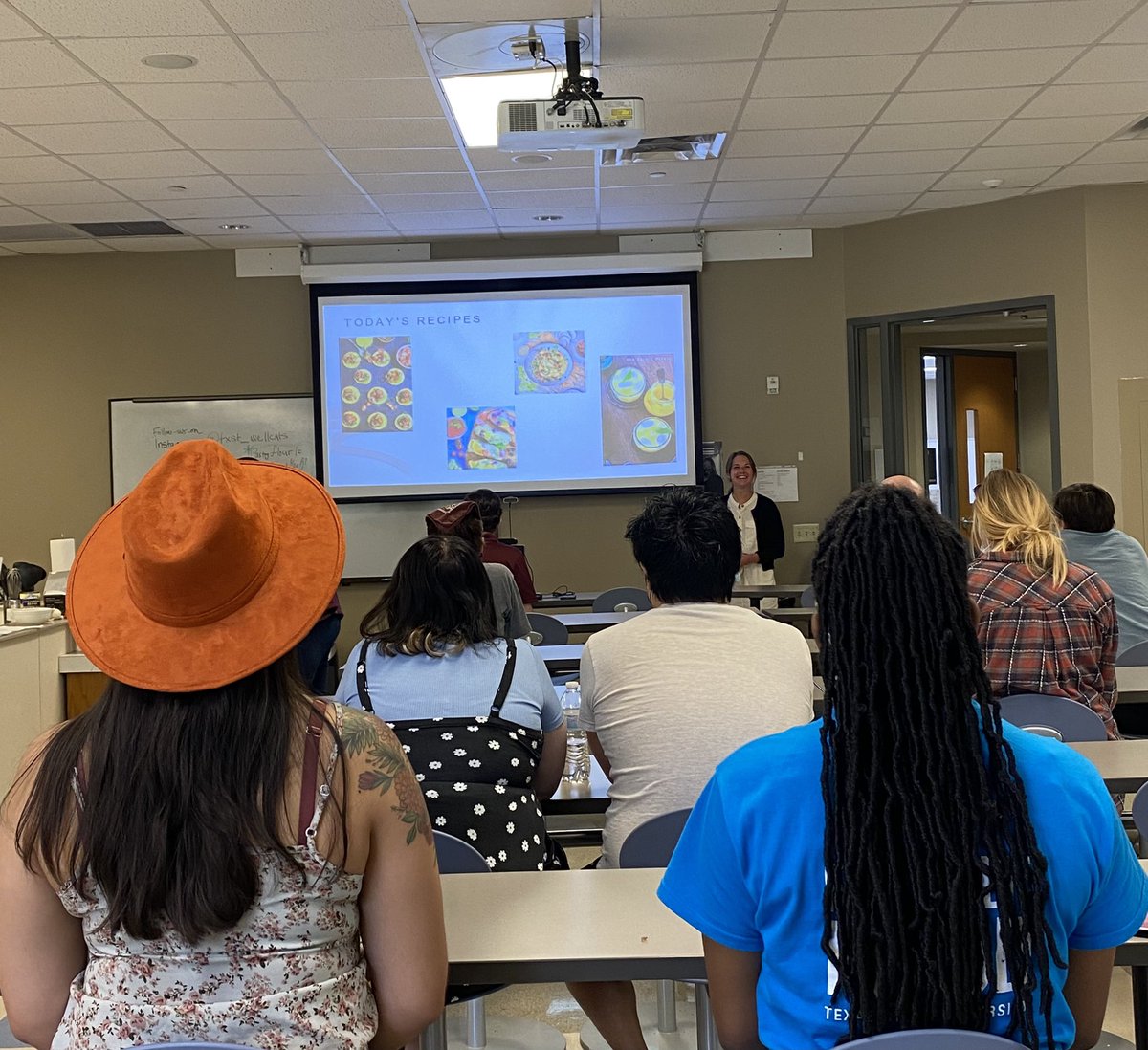TXSTGradCollege's tweet photo. Learning some new cooking skills today at High Five Happy Hour!
#GSAW #txst #txstgradcollege https://t.co/TfFDQY6cjq