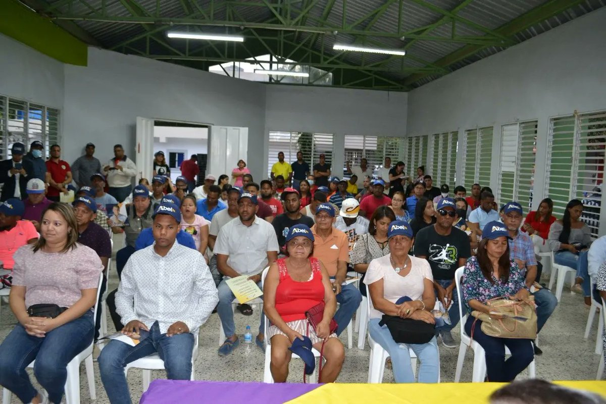 HectorBRamirez's tweet photo. Anoche estuvimos en el municipio de #Navarrete donde dejamos juramentada la poderosa estructura que estará organizando los trabajos del próximo presidente @abelmartinezd
Esto es solo el principio...Vendrán más y seguiremos construyendo este proyecto de nación!!!
#HectorRamirez https://t.co/28EfclEXZS