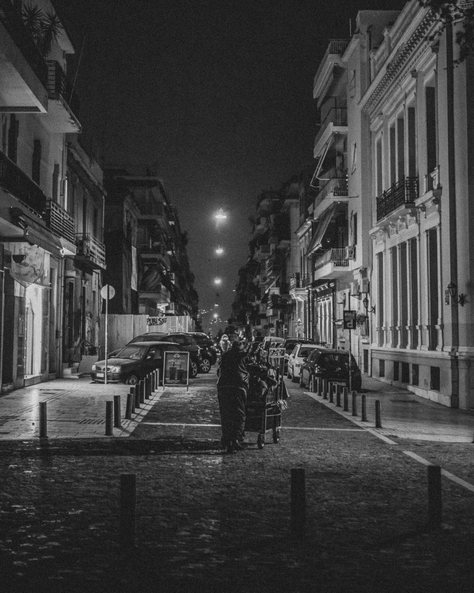 JohnnyGavriil's tweet photo. Of all the words of mice and men, the saddest are, "It might have been"
-Kurt Vonnegut
.
.
#photography #streetphotography #urbanphotography https://t.co/L5r7QihDfU