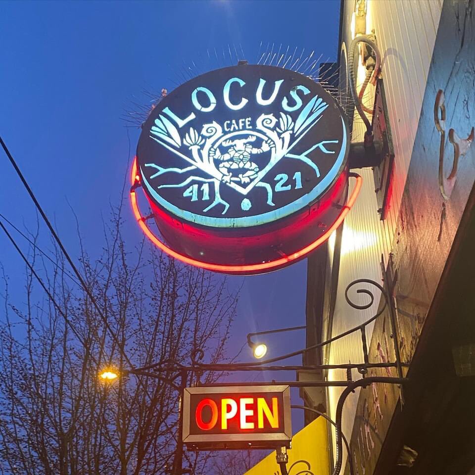 locusonmain's tweet photo. It’s fri-YAY! Get down to the Locus tonight for fresh features, delightful beverage and daily dinner specials! Let’s raise a glass Vancouver! We made it to the weekend!! 🍻🍻🍻
*
*
*
#fridaynightinvancouver #friyay #vancouverrestaurants #mainstreetyvr #soma #wheretoeat https://t.co/HhuaX3xB4E