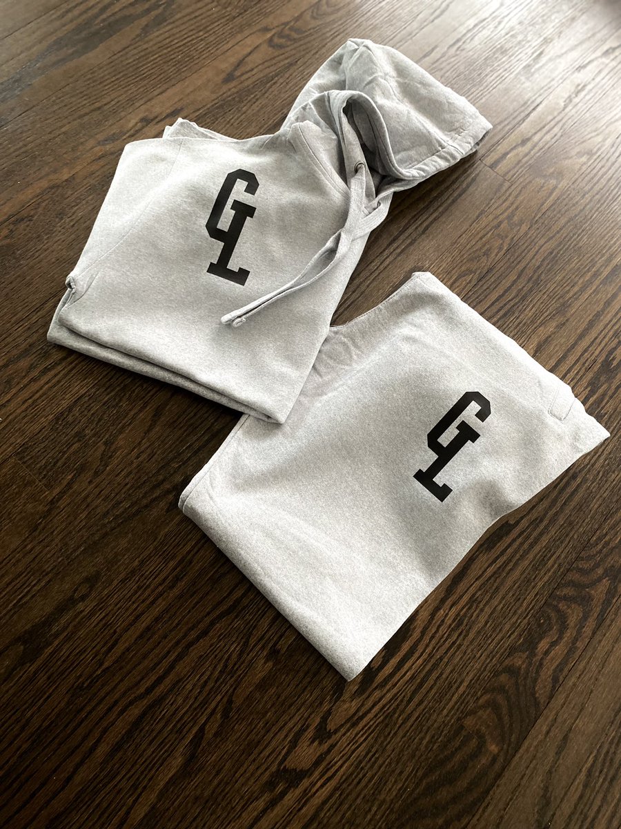 _ShatteredIdeas's tweet photo. GOATLIFE’s :
Cosy, yet Comfy…
Casual, yet Simply Clean… #Essential Jogging Suit
•
•
•
Other Colors: ⚫️ &amp; ◻️
Sizes: (S- 2XL)
•
•
•
AVAILABLE NOW
DM TO ORDER
•
•
•
#goatlife #shatteredideasclothing #chicagofashion  #SIC⚡️ #SIC⚡️Design #SIC⚡️Customs #SIC⚡️Lab https://t.co/1PVZnULKTl