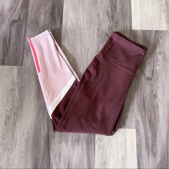 connections_llc's tweet photo. So good I had to share! Check out all the items I'm loving on @Poshmarkapp #poshmark #fashion #style #shopmycloset #whitehouseblackmarket #oldnavy #mizmooz: https://t.co/ENjJIfntLY https://t.co/4bGbREPvEv
