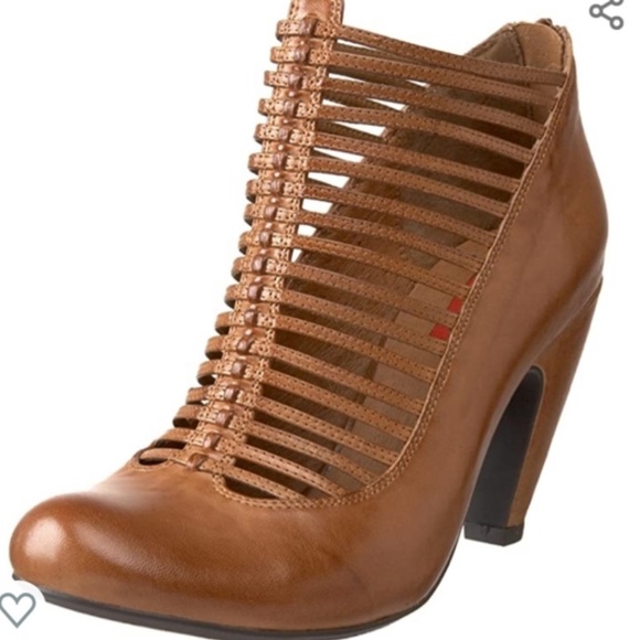 connections_llc's tweet photo. So good I had to share! Check out all the items I'm loving on @Poshmarkapp #poshmark #fashion #style #shopmycloset #whitehouseblackmarket #oldnavy #mizmooz: https://t.co/ENjJIfntLY https://t.co/4bGbREPvEv