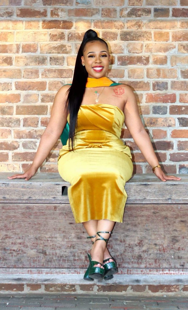 AdriannJWray's tweet photo. I am receiving a Masters of Science in Nursing from UAB April 29, 2022 at 22 years old and I could not be more proud of myself! This one is for me! 

Look, my nigga this is dedication! This is anti-hesitation. This a real nigga celebration 🍾👩🏽‍🎓

-Adriann J. Wray MSN, RN https://t.co/wwa0WmBLCW