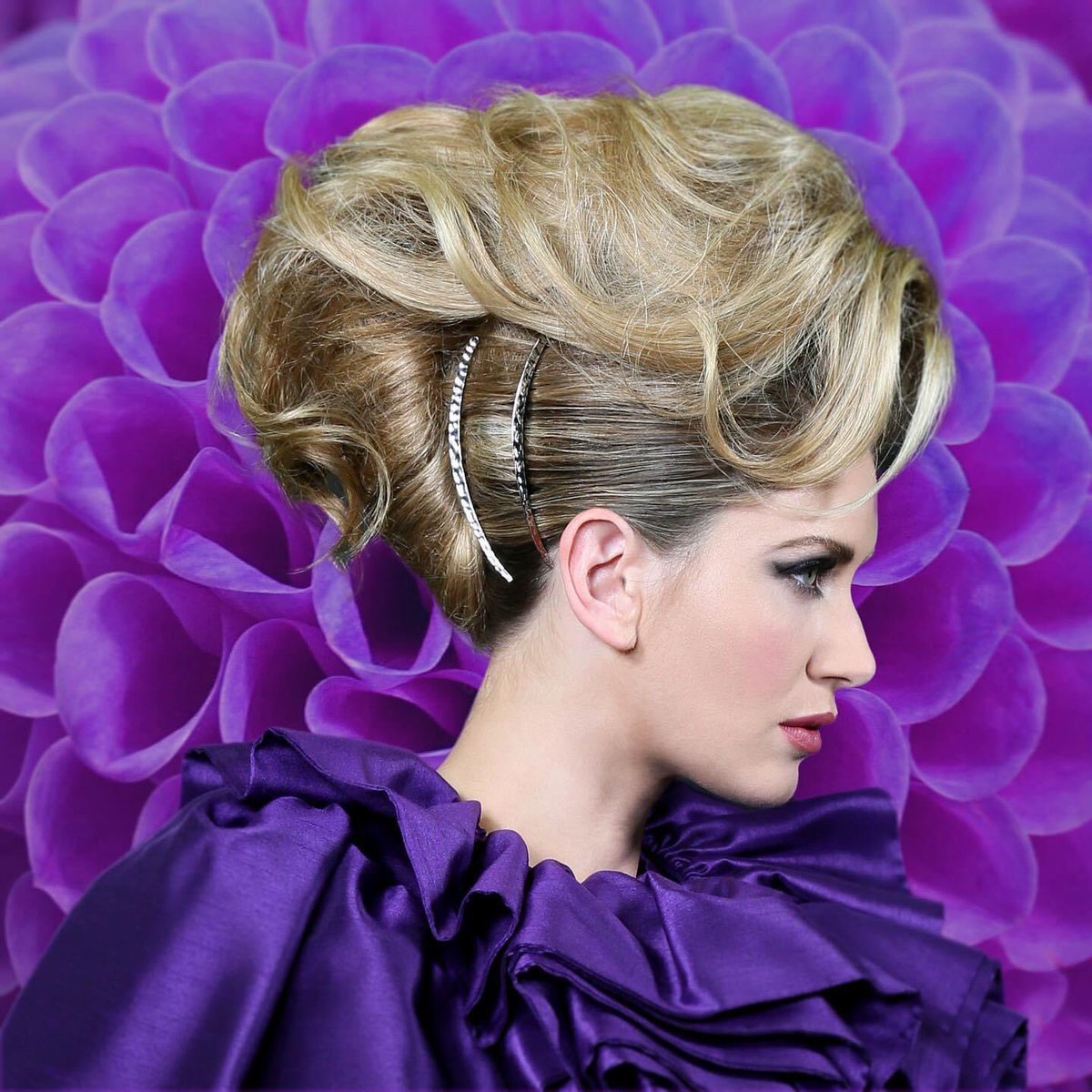 PatrickCameron_'s tweet photo. Super excited to be showing my collection on stage at Top Hair 2022 in Düsseldorf on Saturday 7th and Sunday 8th May 🤩
@tophair_mag
#PatrickCameron #LongHairEducation #HairInspiration #TopHair2022 #TopHairDusseldorf #RockYourHead https://t.co/rywP1mH7wm