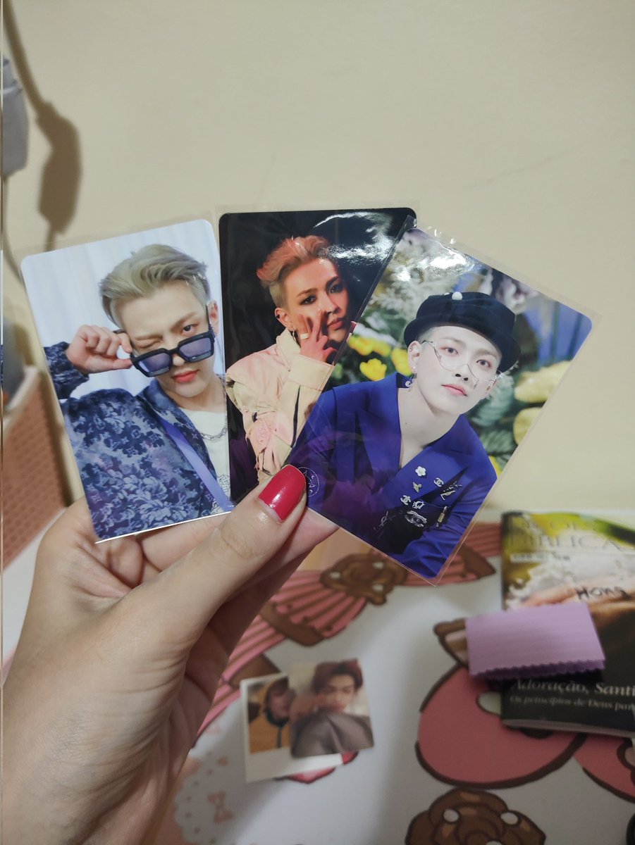 ratokpopper's tweet photo. Feedback positivo pra @hehet_store que me vendeu esse set lindo 🥺 tô apaixonada pela fotinho dele dormindo juro 😭 
Veio muito seguro e super rápido, obrigada!!!!! https://t.co/KL4hFPJoCh