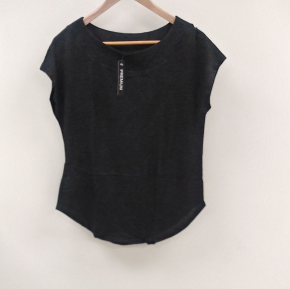 marshagreene's tweet photo. So good I had to share! Check out all the items I'm loving on @Poshmarkapp from @TounPoz #poshmark #fashion #style #shopmycloset #johnny #topshop #americaneagleoutfitters: https://t.co/tfYYLoTQUO https://t.co/FzTDG63MTp