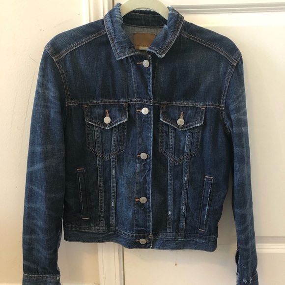 marshagreene's tweet photo. So good I had to share! Check out all the items I'm loving on @Poshmarkapp from @TounPoz #poshmark #fashion #style #shopmycloset #johnny #topshop #americaneagleoutfitters: https://t.co/tfYYLoTQUO https://t.co/FzTDG63MTp
