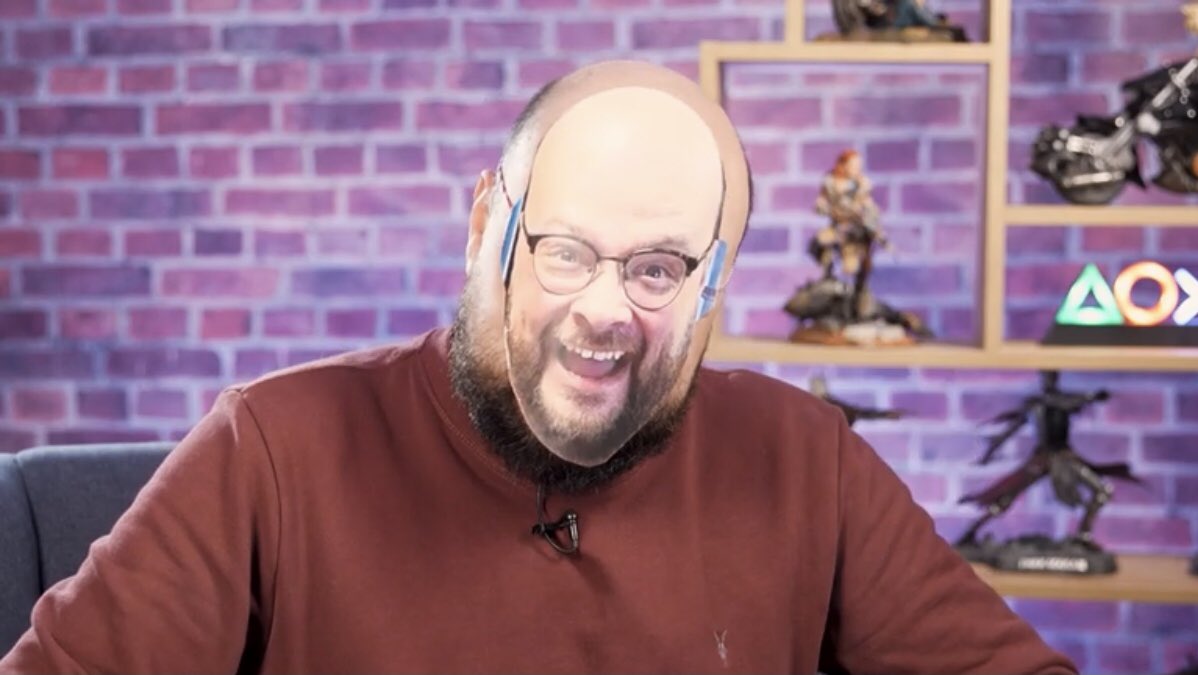 AccessGIFs's tweet photo. These screenshots were dying to be used as a meme https://t.co/yV9hdNEDQd