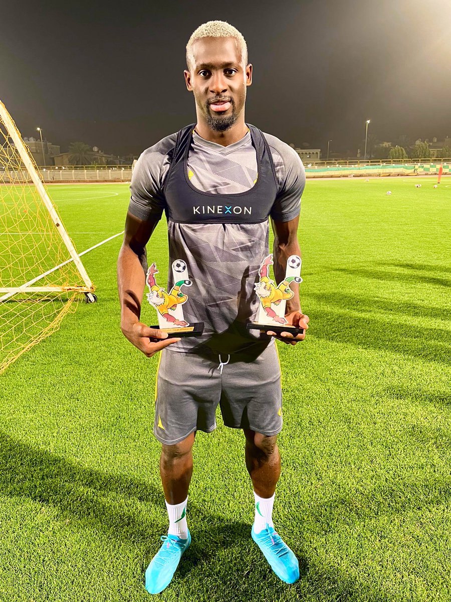 OvdoFiancne's tweet photo. Player of the month and goal of the month 🤜🤛⚽️ #GODISLOVE❤️ #SNM9 #keepgoingguys💪 #khaljawi💚💛 https://t.co/7nVAZOkqpY