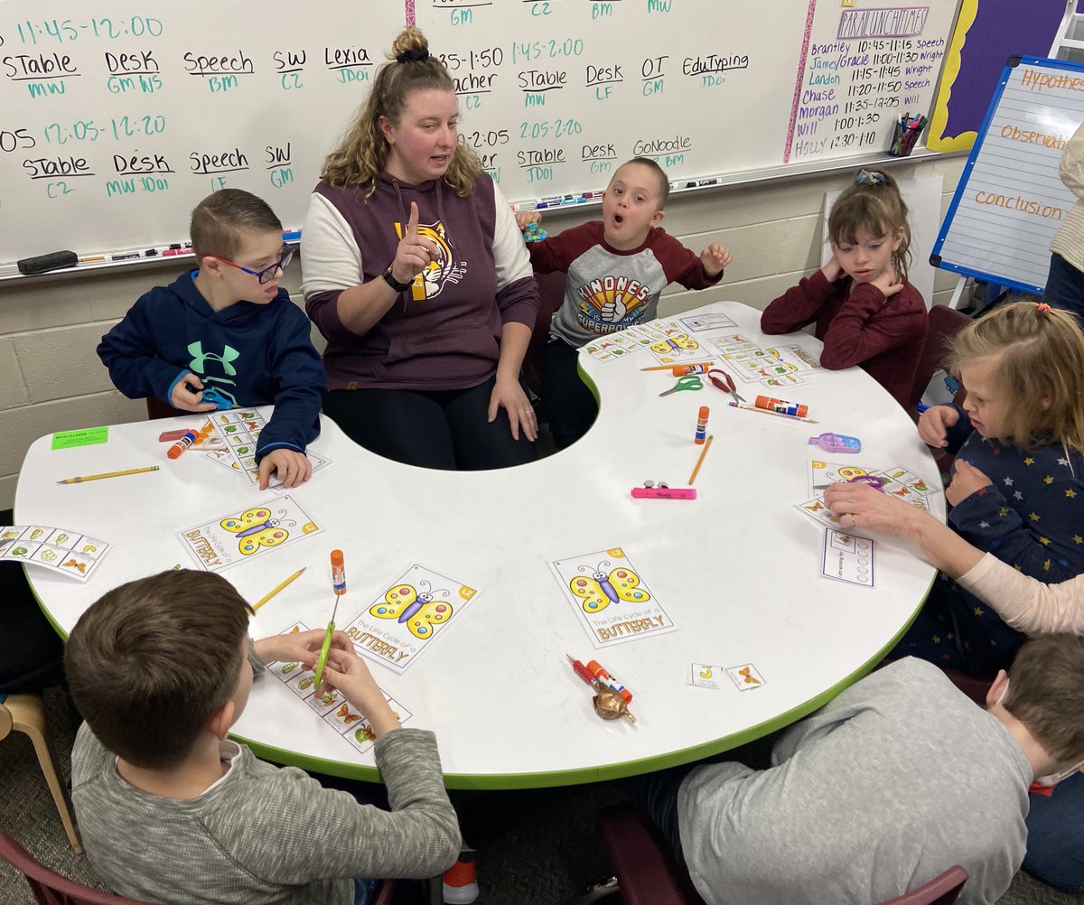 MrsAnnaWestphal's tweet photo. Today in science class, we learned about the life cycle of a butterfly 🦋@MrsHollyWright @Chelsea_Tigers @fsd157c #fsd157c https://t.co/UwNYTD9Shl