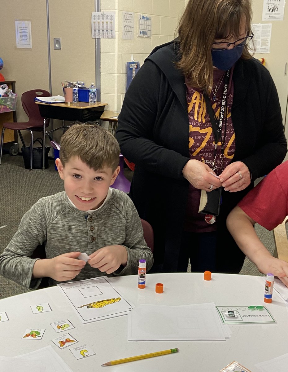 MrsAnnaWestphal's tweet photo. Today in science class, we learned about the life cycle of a butterfly 🦋@MrsHollyWright @Chelsea_Tigers @fsd157c #fsd157c https://t.co/UwNYTD9Shl